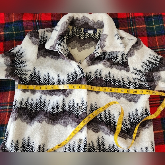 Cozy Vintage Willow Ridge Forest Theme Fleece Jacket - Picture 4 of 7